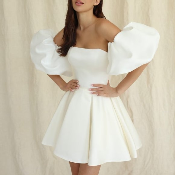 Short White Dress with Detachable Sleeves - Picture 1 of 10